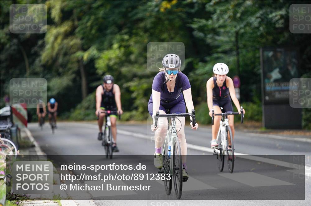 14.09.2025 - Stadtparktriathlon Michael Burmester http://msf.ph/oto/8912383 14.09.2025 11:34:31 Radfahren 902, 926, 934, 969, 1035 meine-sportfotos.de