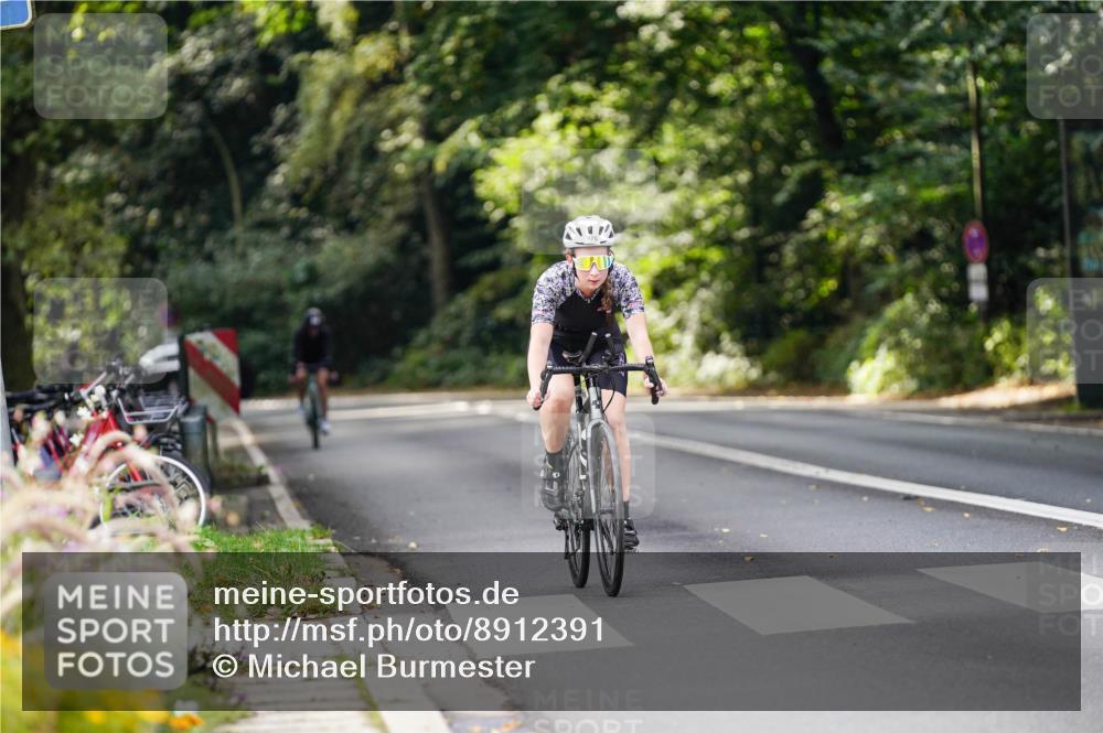 14.09.2025 - Stadtparktriathlon Michael Burmester http://msf.ph/oto/8912391 14.09.2025 11:34:45 Radfahren 976, 979, 993 meine-sportfotos.de