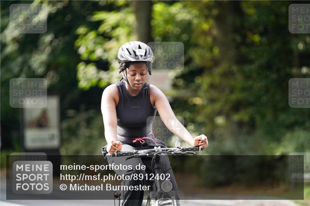 14.09.2025 - Stadtparktriathlon Michael Burmester http://msf.ph/oto/8912402 14.09.2025 11:35:06 Radfahren 924, 961, 985, 1012, 1082 meine-sportfotos.de