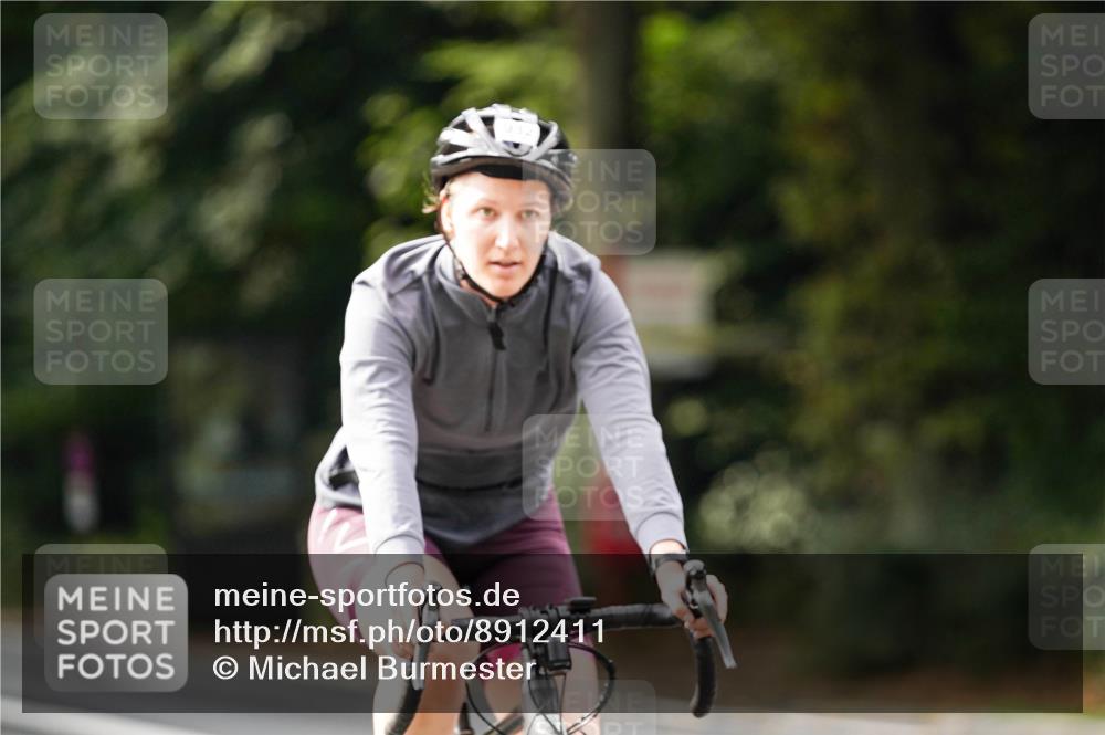 14.09.2025 - Stadtparktriathlon Michael Burmester http://msf.ph/oto/8912411 14.09.2025 11:35:17 Radfahren 868, 932, 947, 990, 1012, 1041, 1103 meine-sportfotos.de