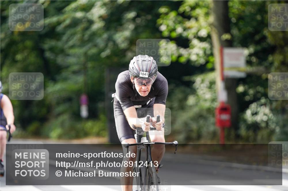 14.09.2025 - Stadtparktriathlon Michael Burmester http://msf.ph/oto/8912413 14.09.2025 11:35:21 Radfahren 868, 931, 932, 947, 990, 1041, 1103 meine-sportfotos.de