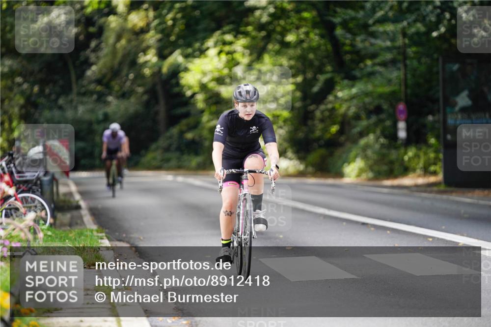 14.09.2025 - Stadtparktriathlon Michael Burmester http://msf.ph/oto/8912418 14.09.2025 11:35:27 Radfahren 931, 941, 947, 990, 1023, 1041 meine-sportfotos.de