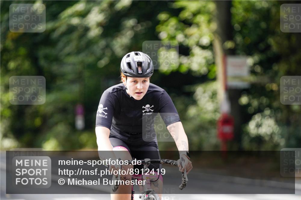 14.09.2025 - Stadtparktriathlon Michael Burmester http://msf.ph/oto/8912419 14.09.2025 11:35:28 Radfahren 931, 941, 947, 990, 1023 meine-sportfotos.de