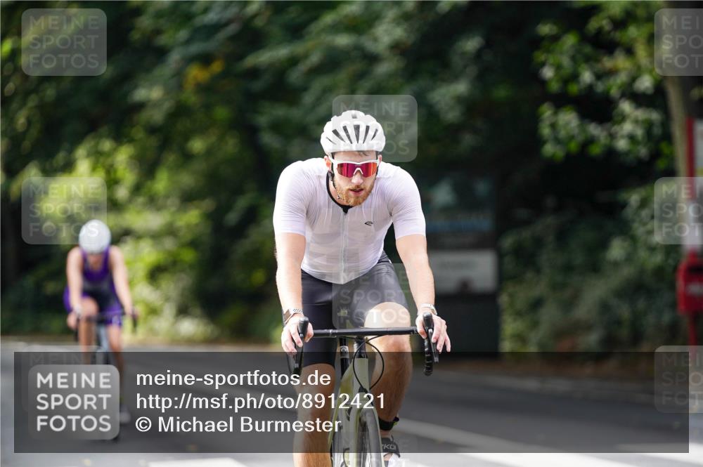 14.09.2025 - Stadtparktriathlon Michael Burmester http://msf.ph/oto/8912421 14.09.2025 11:35:33 Radfahren 931, 941, 1020, 1023 meine-sportfotos.de