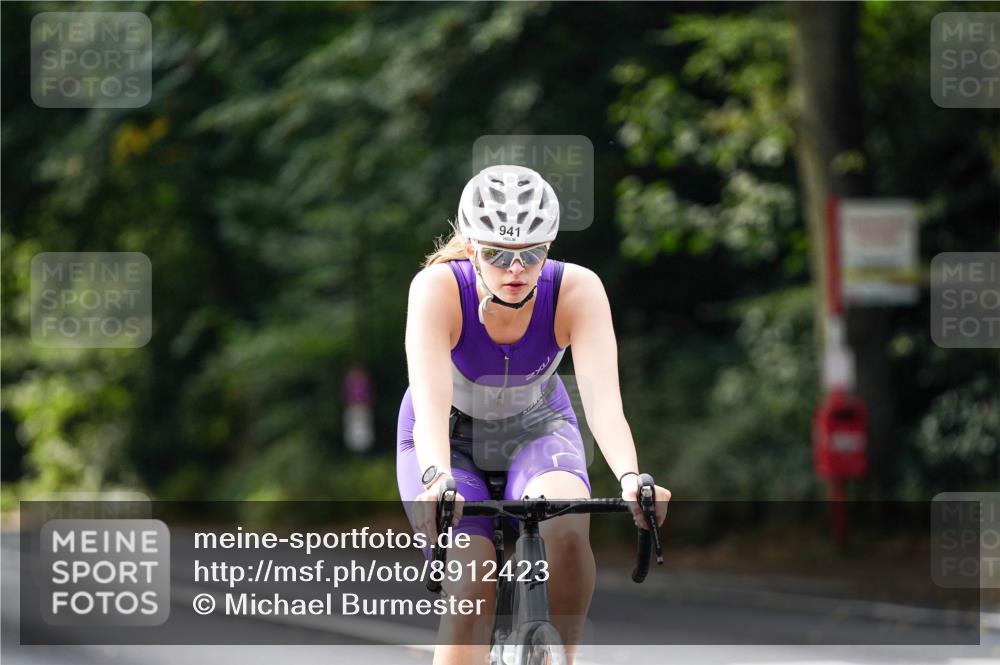 14.09.2025 - Stadtparktriathlon Michael Burmester http://msf.ph/oto/8912423 14.09.2025 11:35:35 Radfahren 941, 1020, 1023 meine-sportfotos.de