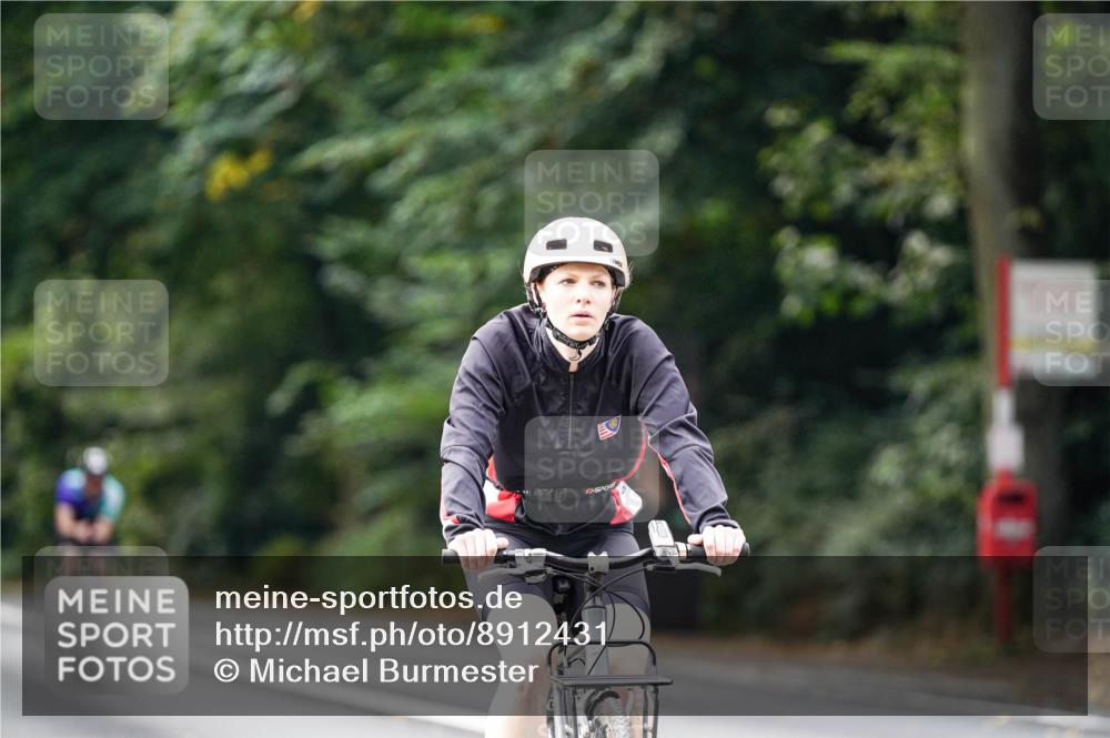14.09.2025 - Stadtparktriathlon Michael Burmester http://msf.ph/oto/8912431 14.09.2025 11:35:50 Radfahren 837, 995, 996, 1076 meine-sportfotos.de
