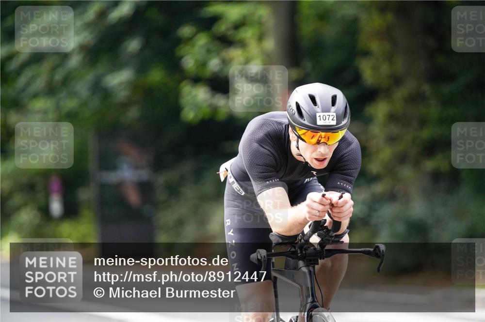 14.09.2025 - Stadtparktriathlon Michael Burmester http://msf.ph/oto/8912447 14.09.2025 11:36:18 Radfahren 890, 1072, 1097 meine-sportfotos.de