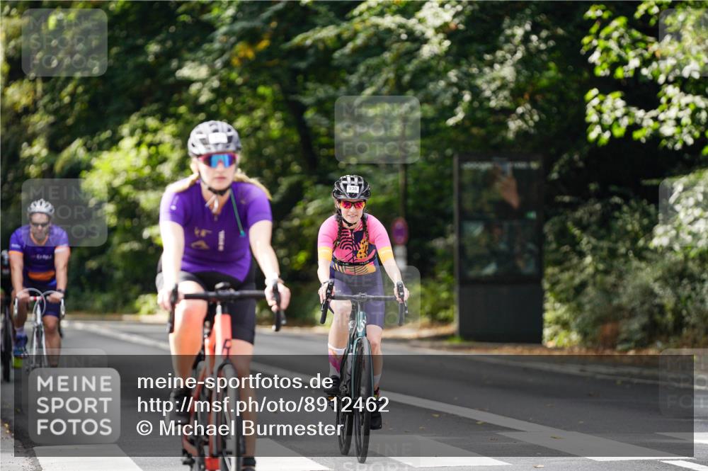 14.09.2025 - Stadtparktriathlon Michael Burmester http://msf.ph/oto/8912462 14.09.2025 11:36:43 Radfahren 916, 938, 973, 982, 989, 1018, 1077, 1083, 1101 meine-sportfotos.de