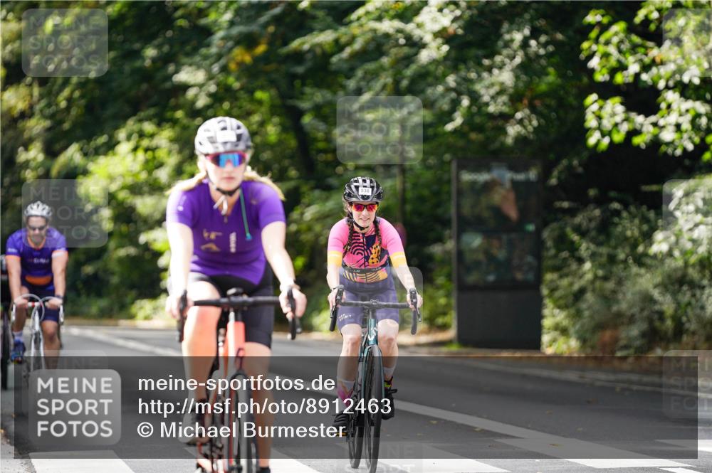 14.09.2025 - Stadtparktriathlon Michael Burmester http://msf.ph/oto/8912463 14.09.2025 11:36:43 Radfahren 916, 938, 973, 982, 989, 1018, 1077, 1083, 1101 meine-sportfotos.de