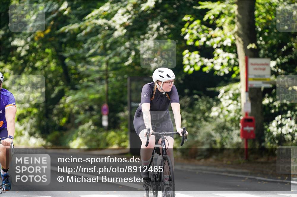 14.09.2025 - Stadtparktriathlon Michael Burmester http://msf.ph/oto/8912465 14.09.2025 11:36:45 Radfahren 916, 938, 973, 982, 989, 1018, 1077, 1083, 1101 meine-sportfotos.de