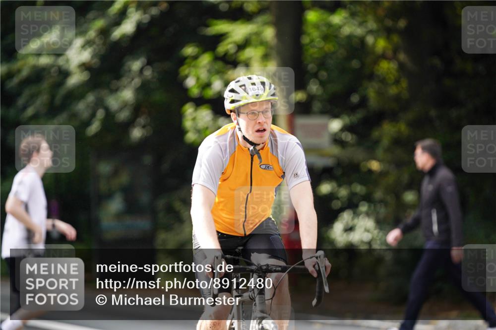 14.09.2025 - Stadtparktriathlon Michael Burmester http://msf.ph/oto/8912480 14.09.2025 11:37:10 Radfahren 975, 1027, 1048, 1051 meine-sportfotos.de
