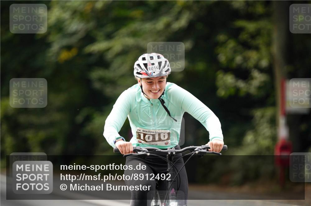 14.09.2025 - Stadtparktriathlon Michael Burmester http://msf.ph/oto/8912492 14.09.2025 11:37:38 Radfahren 1016, 1039, 1043, 1054, 1107 meine-sportfotos.de