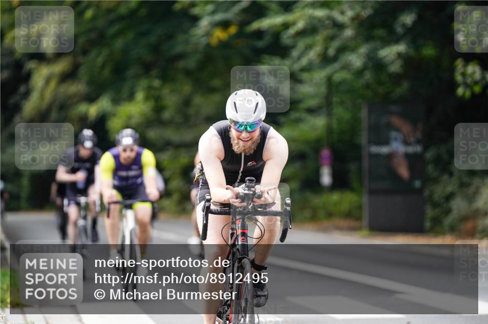 14.09.2025 - Stadtparktriathlon Michael Burmester http://msf.ph/oto/8912495 14.09.2025 11:37:43 Radfahren 981, 984, 1016, 1039, 1043, 1054, 1107 meine-sportfotos.de