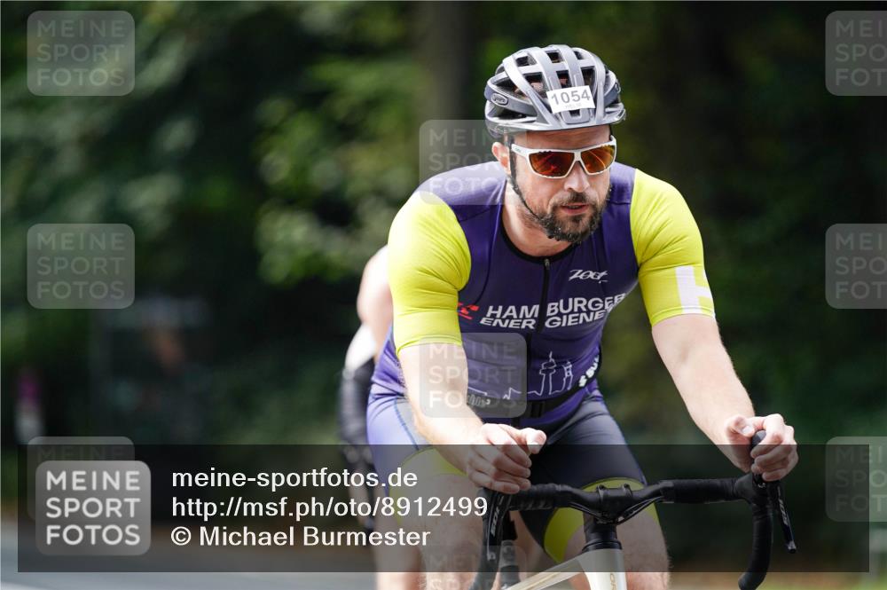 14.09.2025 - Stadtparktriathlon Michael Burmester http://msf.ph/oto/8912499 14.09.2025 11:37:45 Radfahren 981, 984, 1026, 1039, 1043, 1054, 1107 meine-sportfotos.de