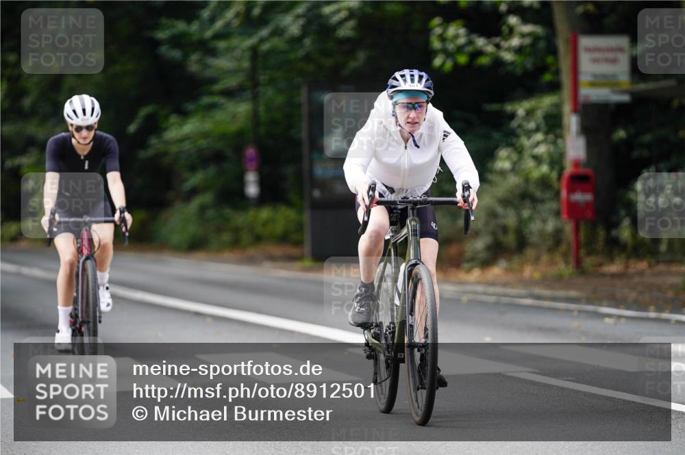 14.09.2025 - Stadtparktriathlon Michael Burmester http://msf.ph/oto/8912501 14.09.2025 11:37:48 Radfahren 981, 984, 1026, 1039, 1043, 1054, 1107 meine-sportfotos.de