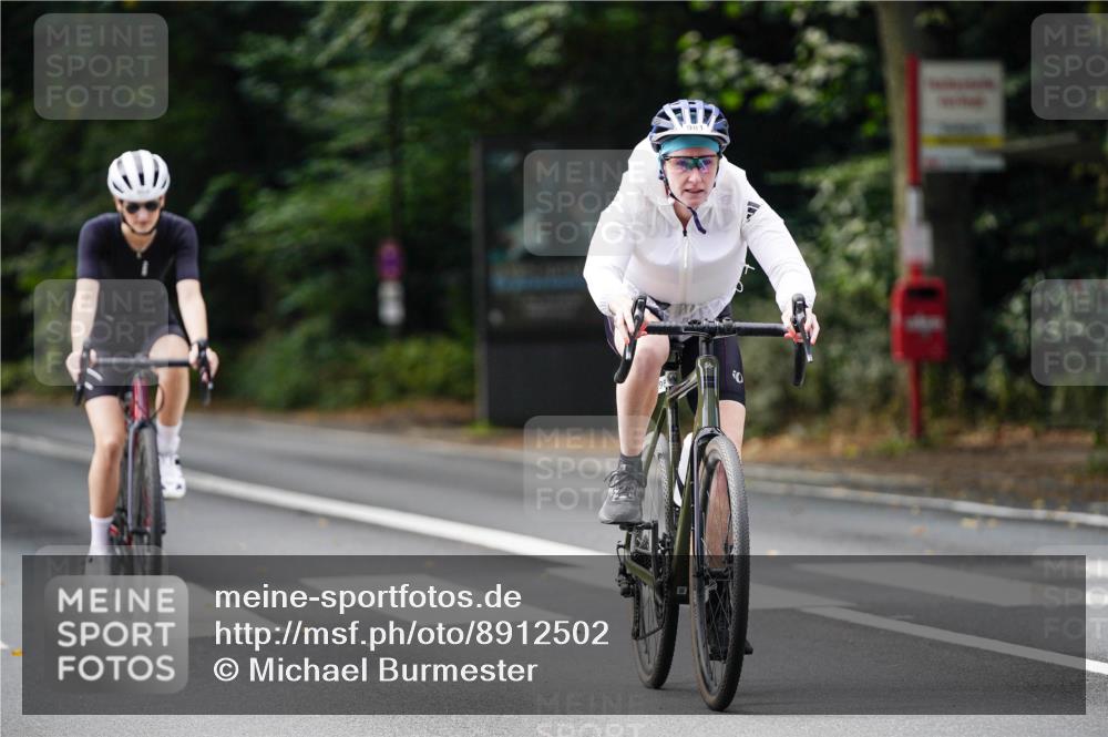 14.09.2025 - Stadtparktriathlon Michael Burmester http://msf.ph/oto/8912502 14.09.2025 11:37:48 Radfahren 981, 984, 1026, 1039, 1043, 1054, 1107 meine-sportfotos.de