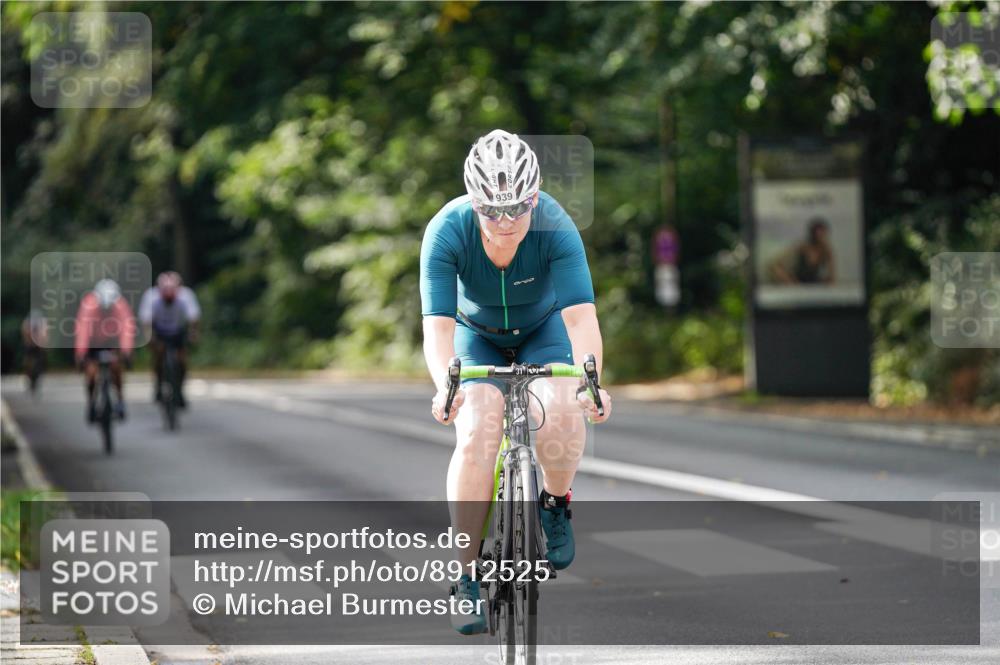 14.09.2025 - Stadtparktriathlon Michael Burmester http://msf.ph/oto/8912525 14.09.2025 11:38:26 Radfahren 828, 937, 939, 955 meine-sportfotos.de