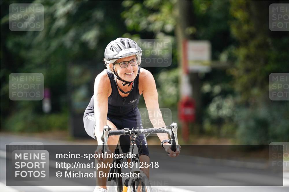 14.09.2025 - Stadtparktriathlon Michael Burmester http://msf.ph/oto/8912548 14.09.2025 11:39:01 Radfahren 949, 952, 998, 1025, 1086, 1099 meine-sportfotos.de