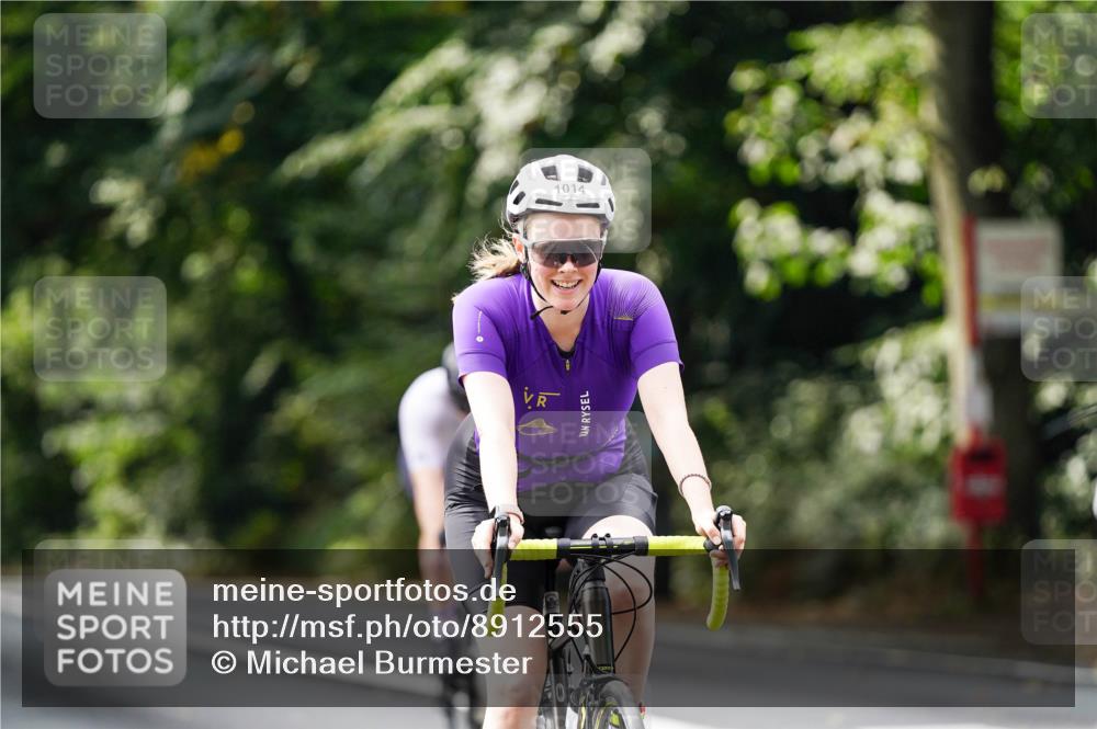14.09.2025 - Stadtparktriathlon Michael Burmester http://msf.ph/oto/8912555 14.09.2025 11:39:10 Radfahren 949, 952, 1014, 1062, 1086, 1091 meine-sportfotos.de