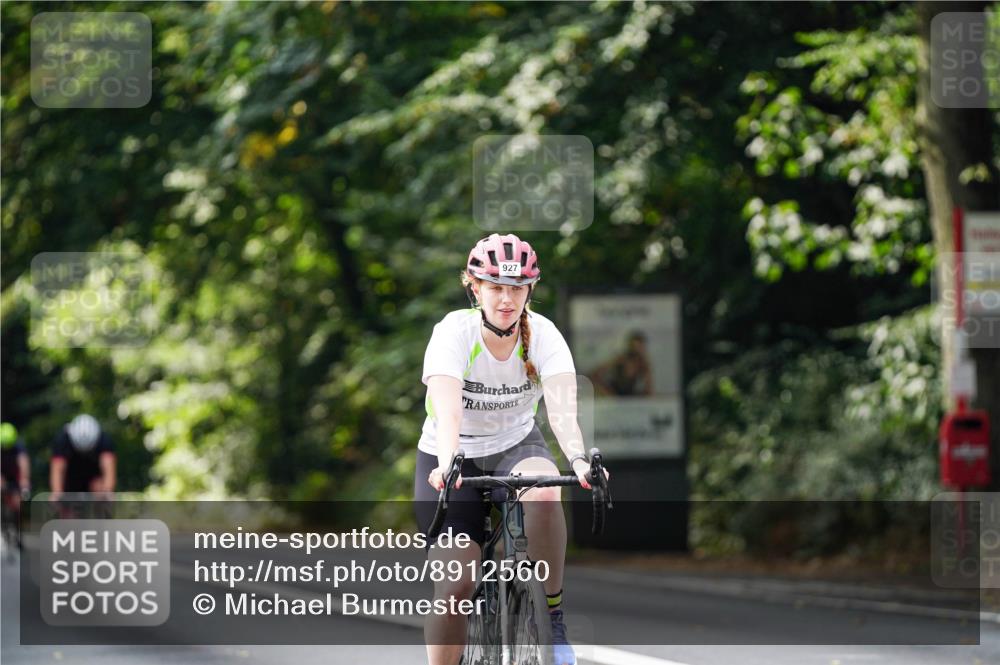 14.09.2025 - Stadtparktriathlon Michael Burmester http://msf.ph/oto/8912560 14.09.2025 11:39:20 Radfahren 927, 960, 1058, 1087, 1091 meine-sportfotos.de