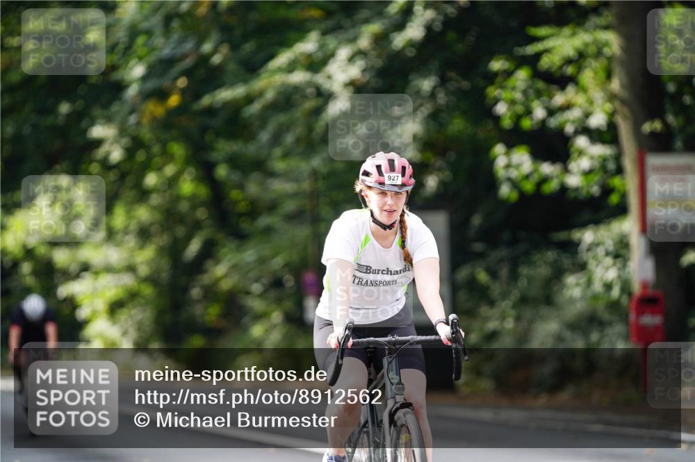 14.09.2025 - Stadtparktriathlon Michael Burmester http://msf.ph/oto/8912562 14.09.2025 11:39:21 Radfahren 927, 960, 1058, 1087, 1091 meine-sportfotos.de