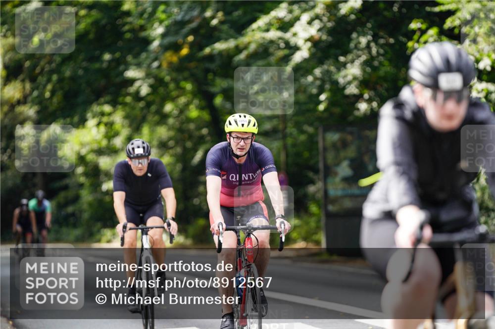 14.09.2025 - Stadtparktriathlon Michael Burmester http://msf.ph/oto/8912567 14.09.2025 11:39:26 Radfahren 927, 940, 960, 1031, 1058, 1073, 1087, 1110 meine-sportfotos.de