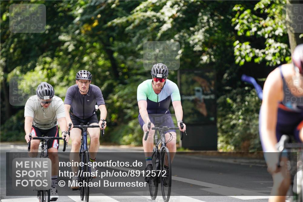 14.09.2025 - Stadtparktriathlon Michael Burmester http://msf.ph/oto/8912572 14.09.2025 11:39:31 Radfahren 940, 960, 1031, 1058, 1073, 1088, 1110 meine-sportfotos.de