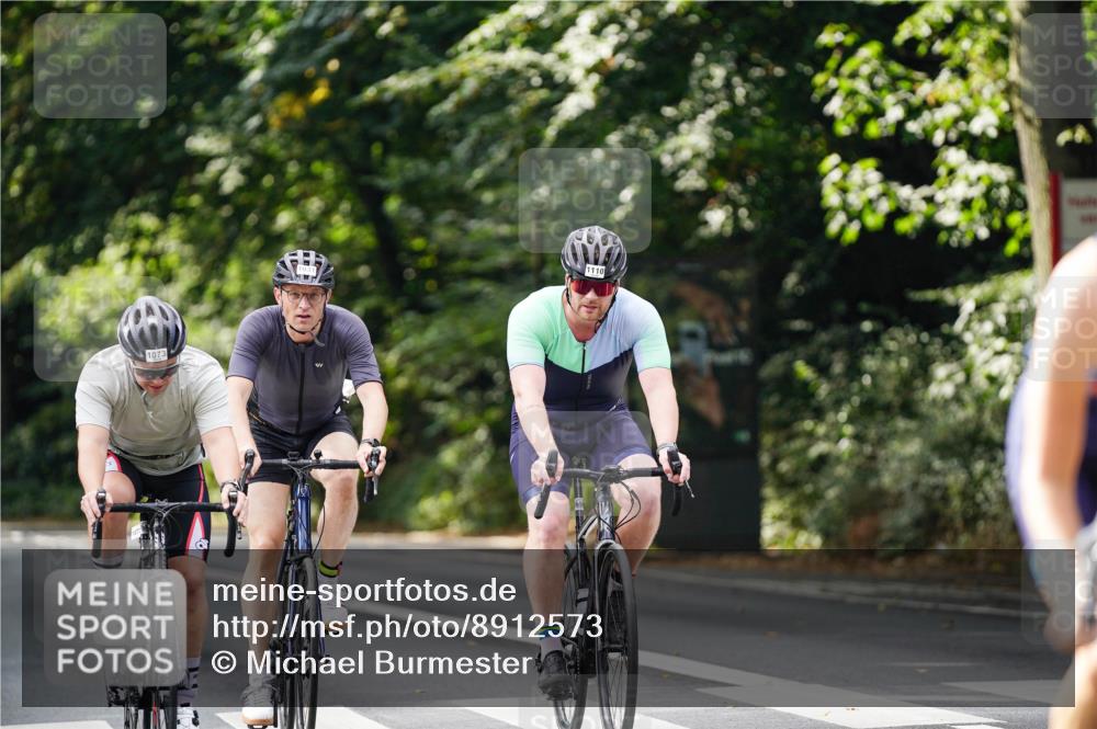 14.09.2025 - Stadtparktriathlon Michael Burmester http://msf.ph/oto/8912573 14.09.2025 11:39:32 Radfahren 940, 960, 1031, 1058, 1073, 1088, 1110, 1120 meine-sportfotos.de