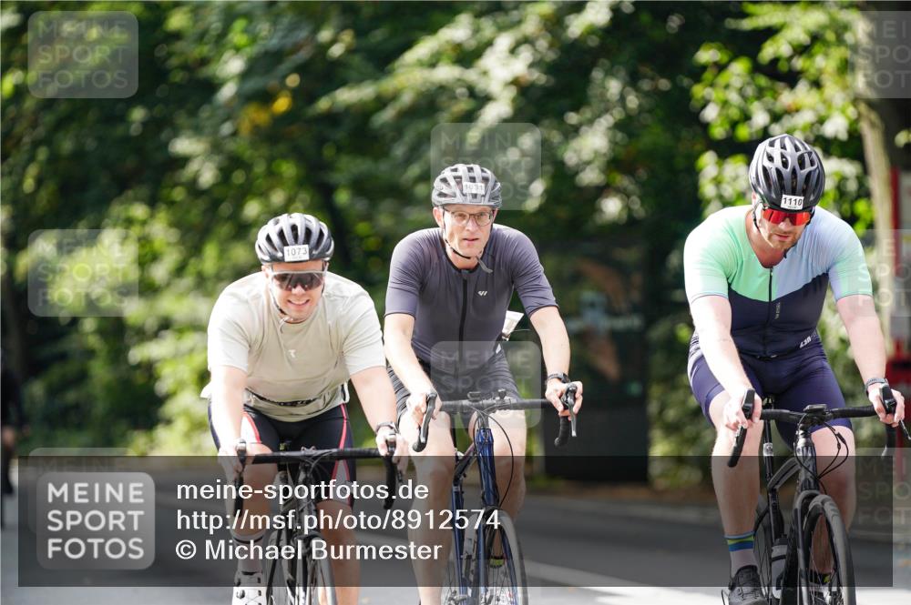 14.09.2025 - Stadtparktriathlon Michael Burmester http://msf.ph/oto/8912574 14.09.2025 11:39:32 Radfahren 940, 960, 1031, 1058, 1073, 1088, 1110, 1120 meine-sportfotos.de