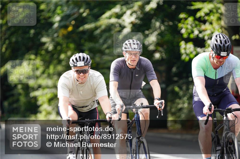 14.09.2025 - Stadtparktriathlon Michael Burmester http://msf.ph/oto/8912575 14.09.2025 11:39:32 Radfahren 940, 960, 1031, 1058, 1073, 1088, 1110, 1120 meine-sportfotos.de