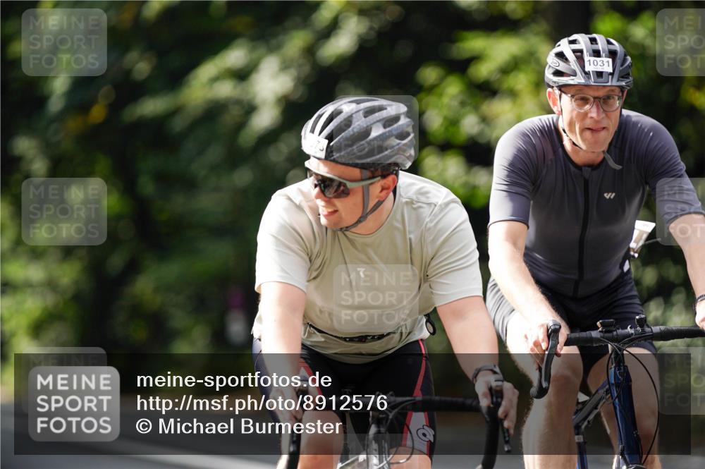14.09.2025 - Stadtparktriathlon Michael Burmester http://msf.ph/oto/8912576 14.09.2025 11:39:33 Radfahren 940, 1031, 1058, 1073, 1088, 1110, 1120 meine-sportfotos.de