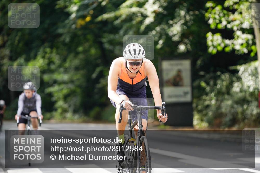 14.09.2025 - Stadtparktriathlon Michael Burmester http://msf.ph/oto/8912584 14.09.2025 11:39:49 Radfahren 929, 957, 964, 1063, 1067, 1095, 1108 meine-sportfotos.de