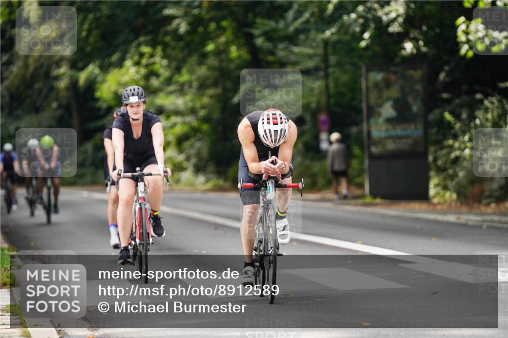 14.09.2025 - Stadtparktriathlon Michael Burmester http://msf.ph/oto/8912589 14.09.2025 11:39:54 Radfahren 929, 945, 957, 964, 1056, 1060, 1067, 1095 meine-sportfotos.de