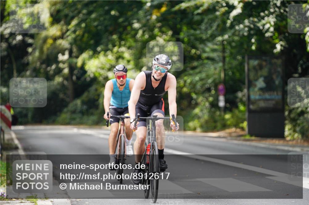 14.09.2025 - Stadtparktriathlon Michael Burmester http://msf.ph/oto/8912617 14.09.2025 11:40:23 Radfahren 968, 972, 1001, 1002, 1049, 1069 meine-sportfotos.de