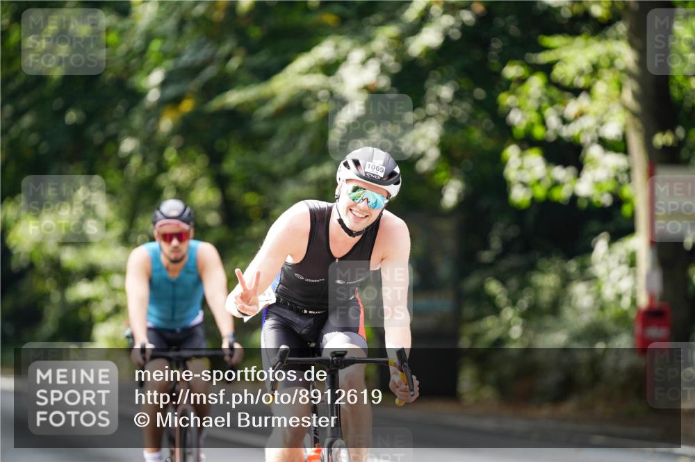 14.09.2025 - Stadtparktriathlon Michael Burmester http://msf.ph/oto/8912619 14.09.2025 11:40:23 Radfahren 968, 972, 1001, 1002, 1049, 1069 meine-sportfotos.de