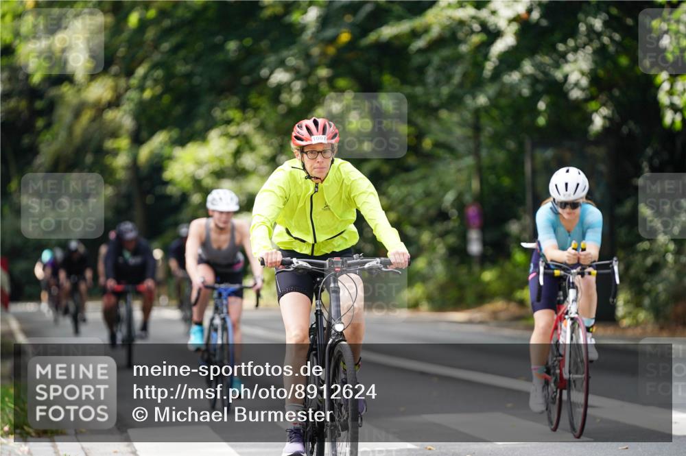 14.09.2025 - Stadtparktriathlon Michael Burmester http://msf.ph/oto/8912624 14.09.2025 11:40:37 Radfahren 857, 950, 966, 967, 1007, 1089, 1116 meine-sportfotos.de