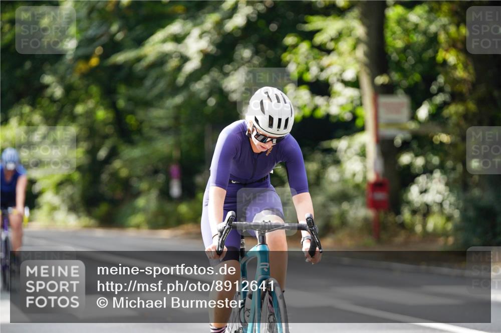 14.09.2025 - Stadtparktriathlon Michael Burmester http://msf.ph/oto/8912641 14.09.2025 11:40:54 Radfahren 958, 978, 1006, 1036, 1071, 1098 meine-sportfotos.de