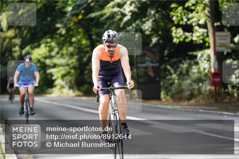 14.09.2025 - Stadtparktriathlon Michael Burmester http://msf.ph/oto/8912644 14.09.2025 11:40:57 Radfahren 958, 978, 992, 1006, 1036, 1071, 1098 meine-sportfotos.de