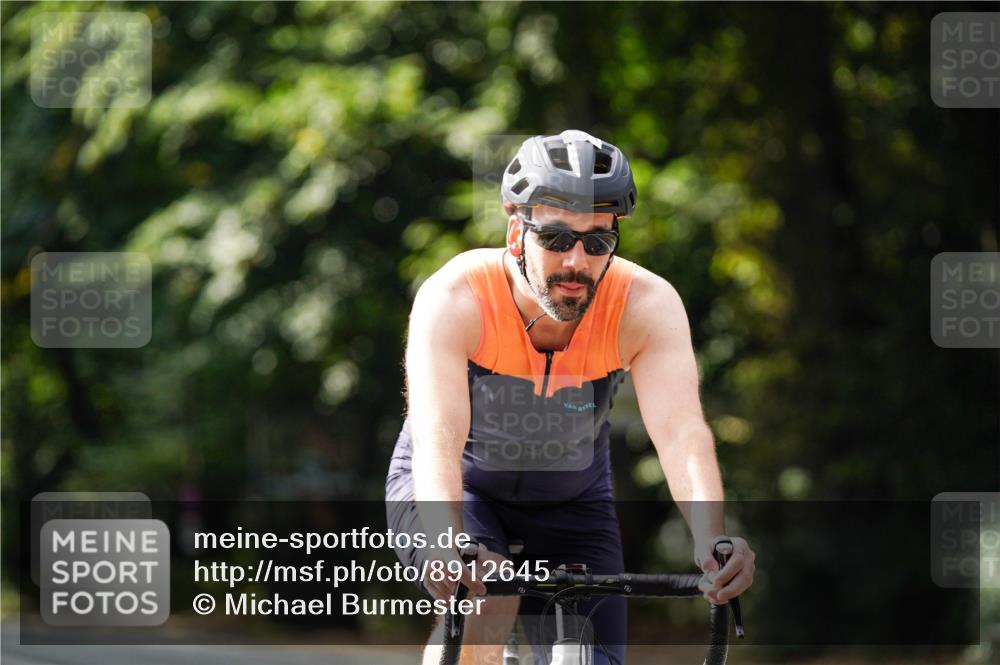 14.09.2025 - Stadtparktriathlon Michael Burmester http://msf.ph/oto/8912645 14.09.2025 11:40:58 Radfahren 958, 992, 1006, 1071, 1098 meine-sportfotos.de