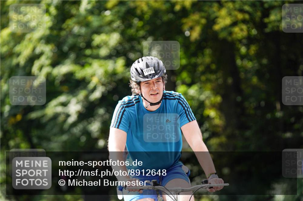 14.09.2025 - Stadtparktriathlon Michael Burmester http://msf.ph/oto/8912648 14.09.2025 11:41:00 Radfahren 958, 992, 1071, 1098 meine-sportfotos.de