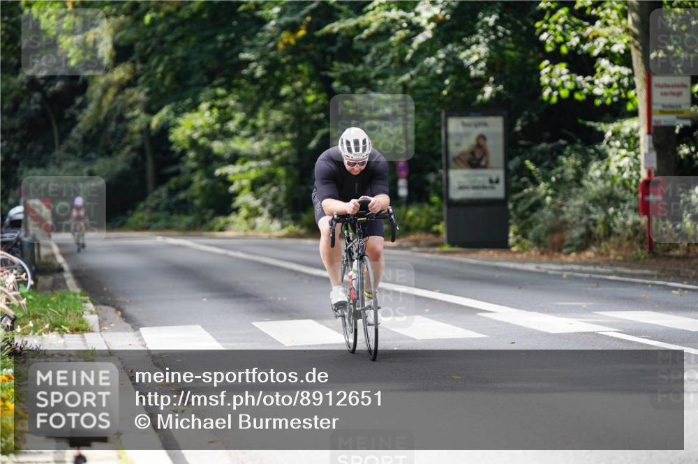 14.09.2025 - Stadtparktriathlon Michael Burmester http://msf.ph/oto/8912651 14.09.2025 11:41:10 Radfahren 951, 992, 1022 meine-sportfotos.de