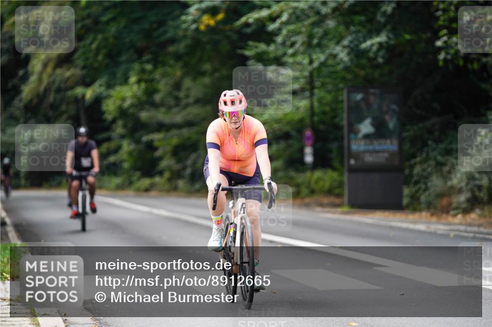 14.09.2025 - Stadtparktriathlon Michael Burmester http://msf.ph/oto/8912665 14.09.2025 11:41:33 Radfahren 930, 942, 986, 1035, 1079 meine-sportfotos.de