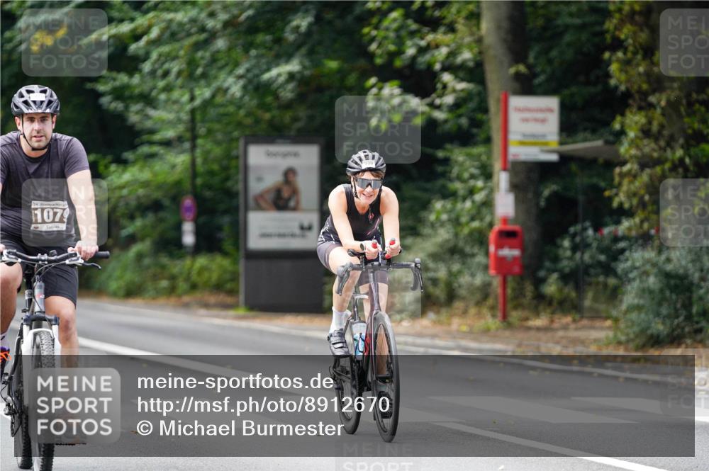 14.09.2025 - Stadtparktriathlon Michael Burmester http://msf.ph/oto/8912670 14.09.2025 11:41:38 Radfahren 930, 986, 1050, 1079 meine-sportfotos.de