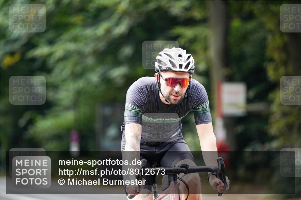 14.09.2025 - Stadtparktriathlon Michael Burmester http://msf.ph/oto/8912673 14.09.2025 11:41:45 Radfahren 974, 1041, 1050, 1079 meine-sportfotos.de