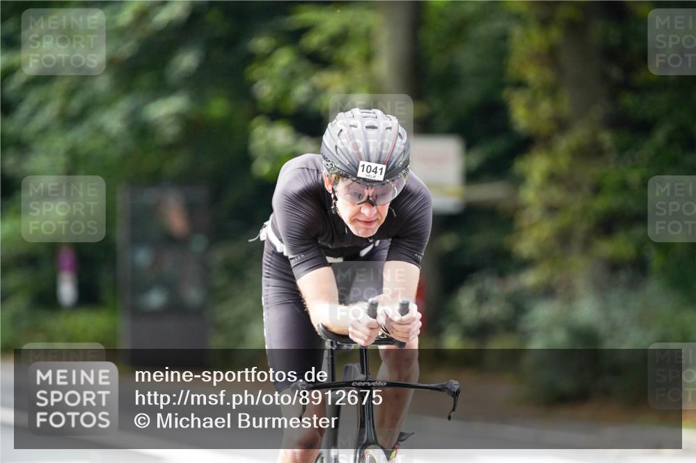 14.09.2025 - Stadtparktriathlon Michael Burmester http://msf.ph/oto/8912675 14.09.2025 11:41:49 Radfahren 974, 1041, 1050 meine-sportfotos.de