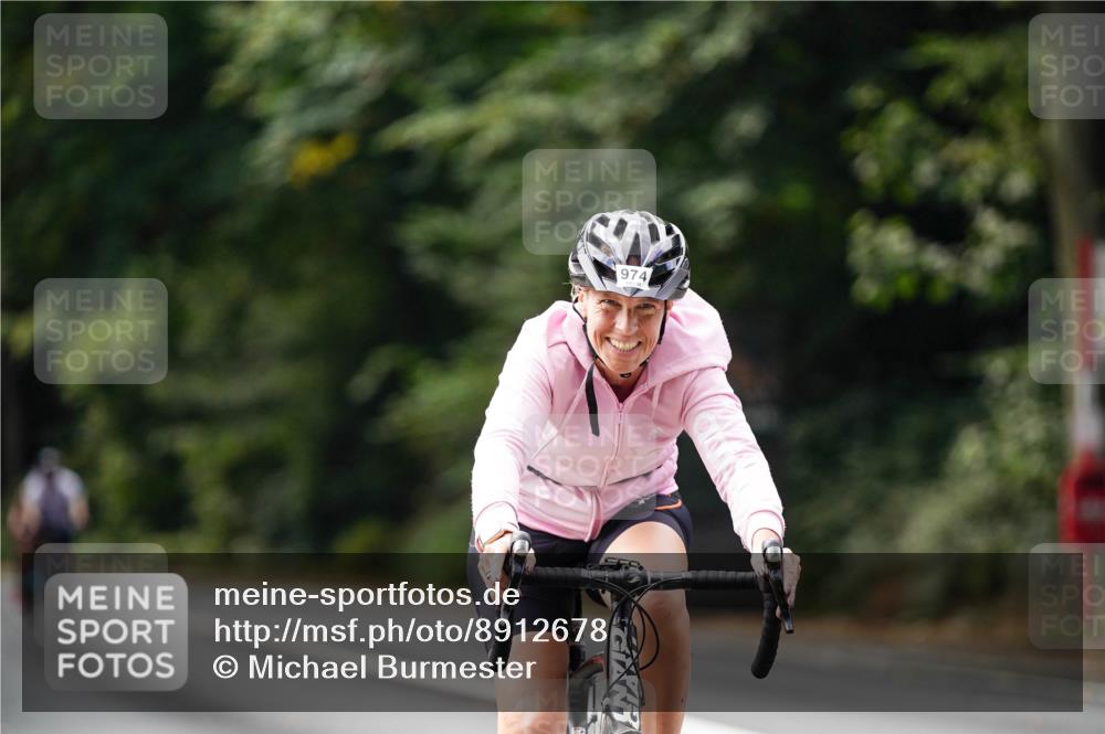14.09.2025 - Stadtparktriathlon Michael Burmester http://msf.ph/oto/8912678 14.09.2025 11:41:52 Radfahren 970, 974, 1015, 1041, 1068 meine-sportfotos.de