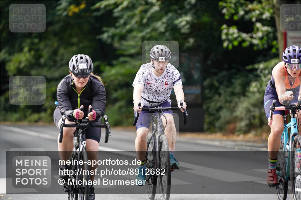 14.09.2025 - Stadtparktriathlon Michael Burmester http://msf.ph/oto/8912682 14.09.2025 11:41:58 Radfahren 936, 970, 974, 1015, 1061, 1068, 1082 meine-sportfotos.de