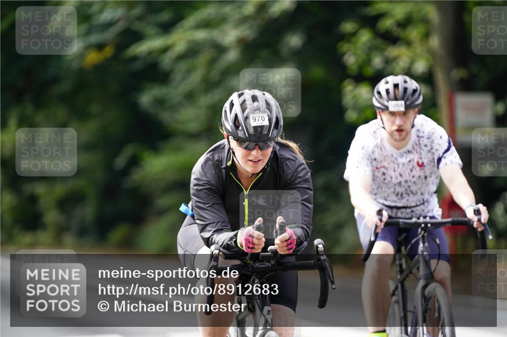 14.09.2025 - Stadtparktriathlon Michael Burmester http://msf.ph/oto/8912683 14.09.2025 11:41:58 Radfahren 936, 970, 974, 1015, 1061, 1068, 1082 meine-sportfotos.de
