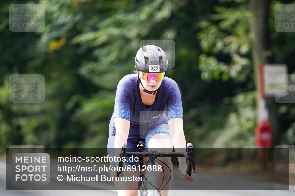 14.09.2025 - Stadtparktriathlon Michael Burmester http://msf.ph/oto/8912688 14.09.2025 11:42:05 Radfahren 936, 980, 1061, 1082, 1121 meine-sportfotos.de