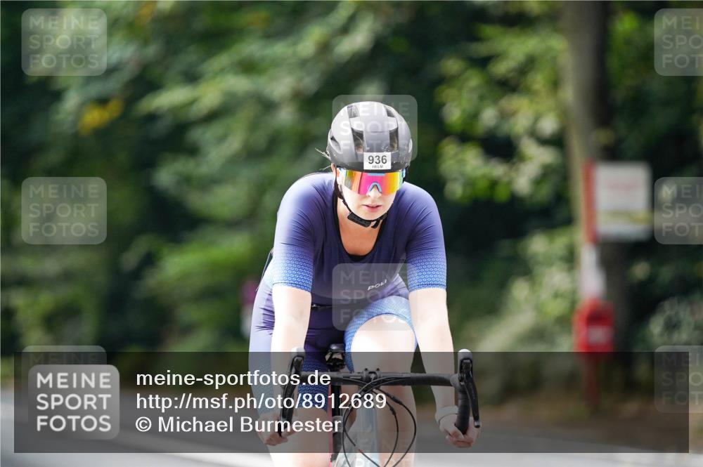 14.09.2025 - Stadtparktriathlon Michael Burmester http://msf.ph/oto/8912689 14.09.2025 11:42:05 Radfahren 936, 980, 1061, 1082, 1121 meine-sportfotos.de